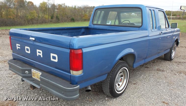 image for item DA3918 1989 Ford F150 SuperCab pickup truck