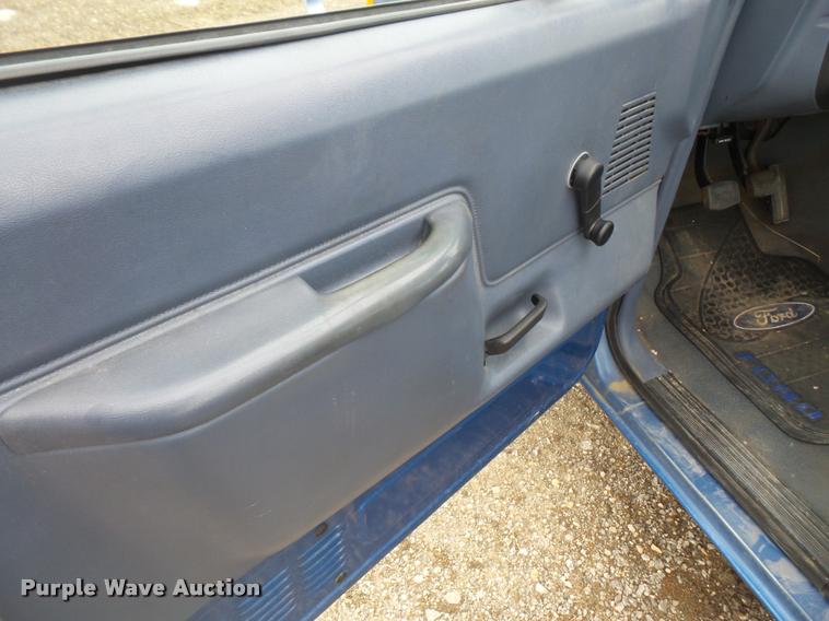 image for item DA3918 1989 Ford F150 SuperCab pickup truck