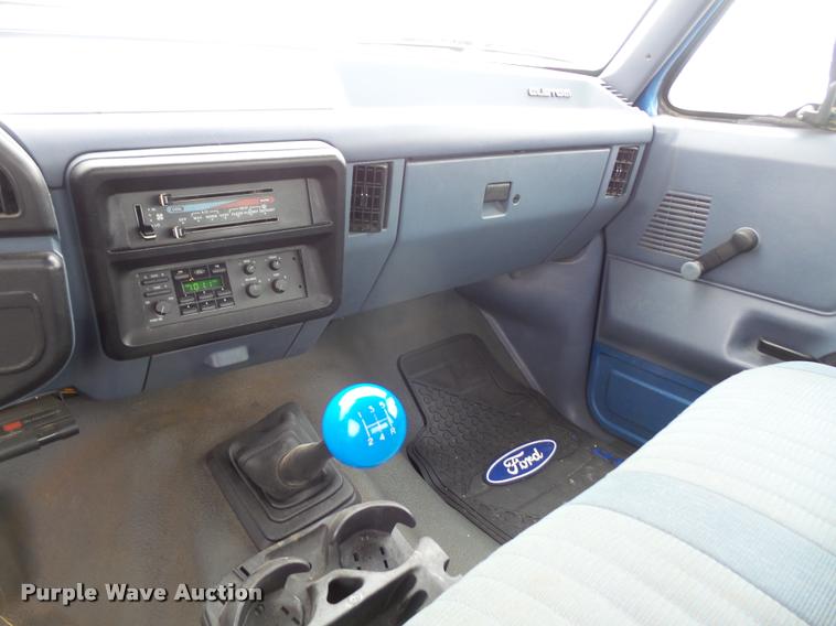 image for item DA3918 1989 Ford F150 SuperCab pickup truck