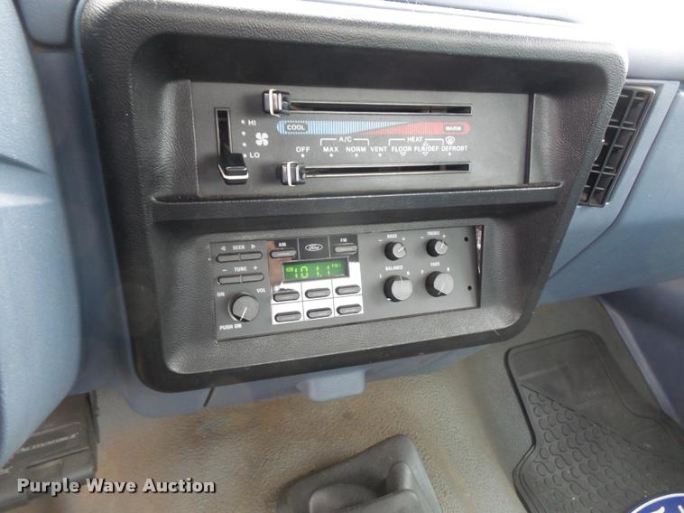 image for item DA3918 1989 Ford F150 SuperCab pickup truck