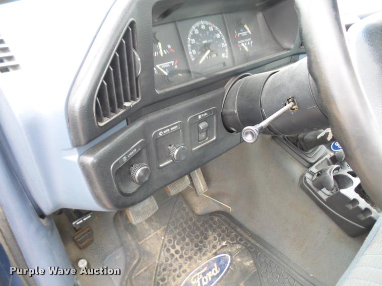 image for item DA3918 1989 Ford F150 SuperCab pickup truck