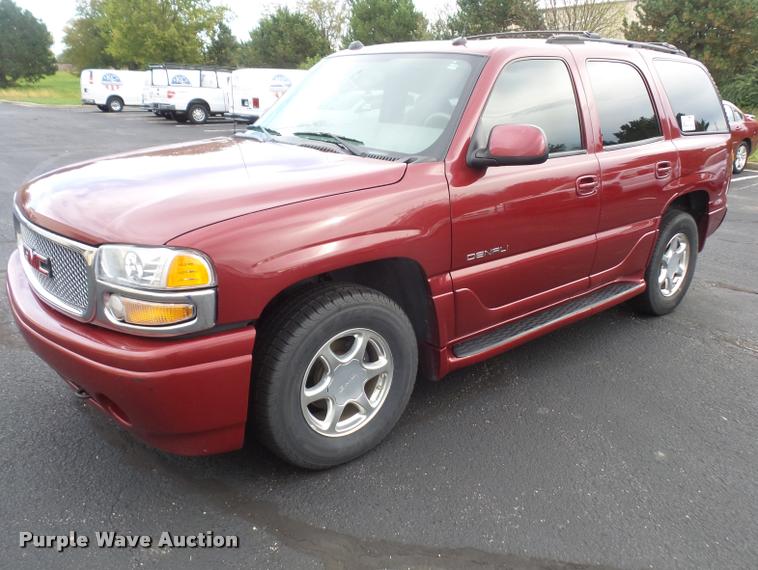 image for item DA3935 2004 GMC Yukon Denali SUV