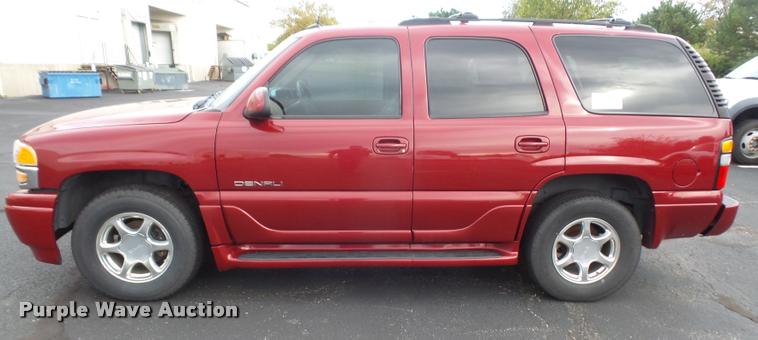 image for item DA3935 2004 GMC Yukon Denali SUV