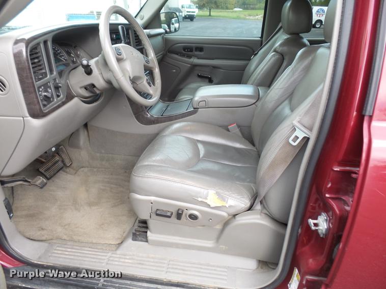 image for item DA3935 2004 GMC Yukon Denali SUV