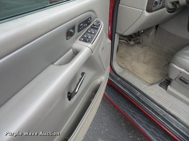 image for item DA3935 2004 GMC Yukon Denali SUV