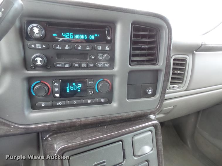 image for item DA3935 2004 GMC Yukon Denali SUV