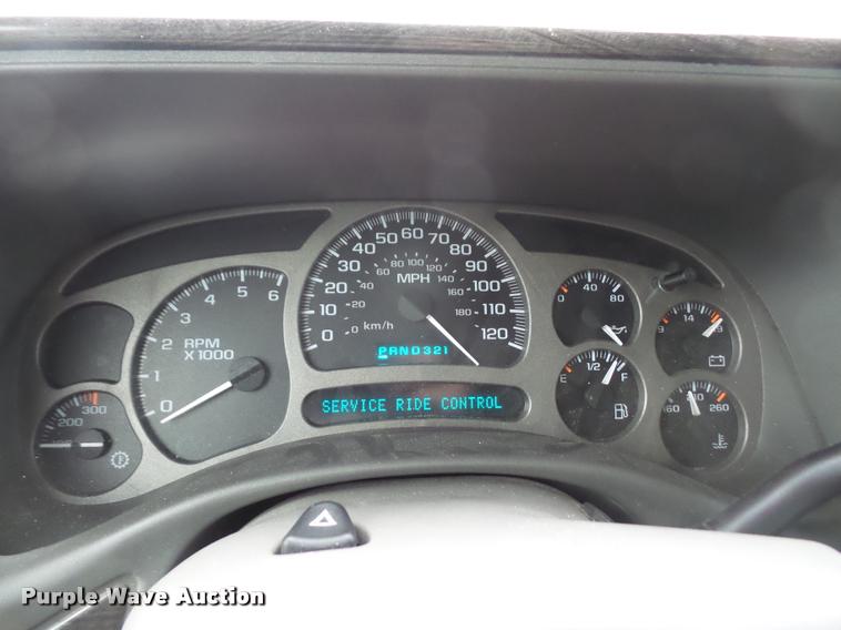 image for item DA3935 2004 GMC Yukon Denali SUV