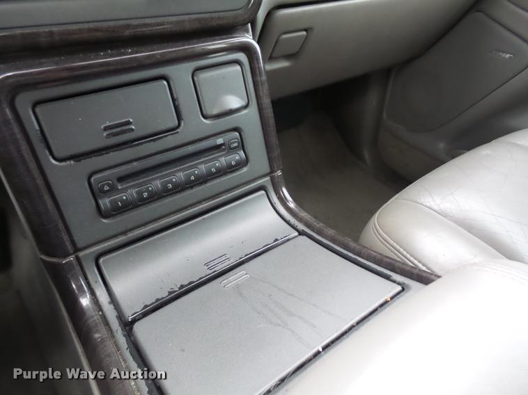 image for item DA3935 2004 GMC Yukon Denali SUV