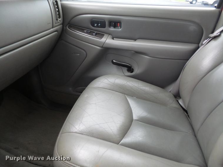 image for item DA3935 2004 GMC Yukon Denali SUV