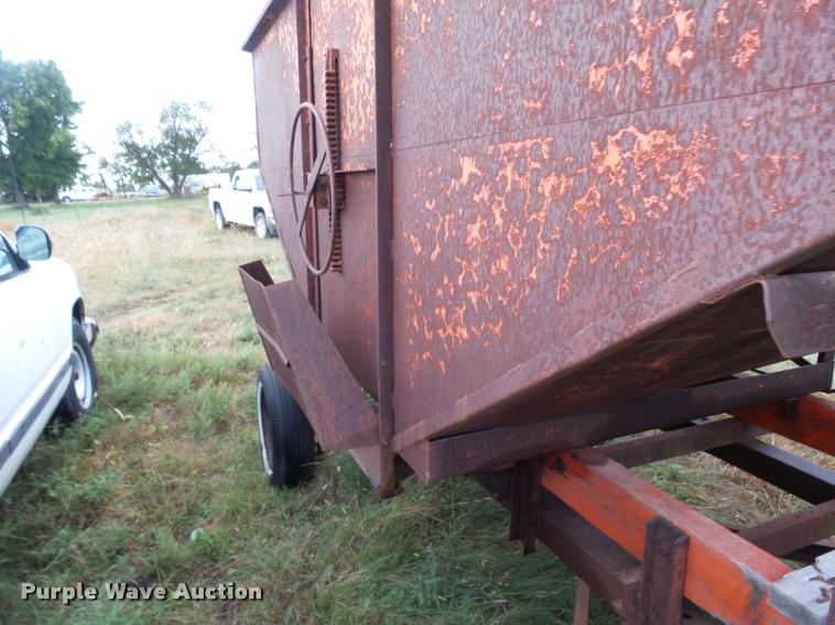 image for item DA4257 Gravity wagon