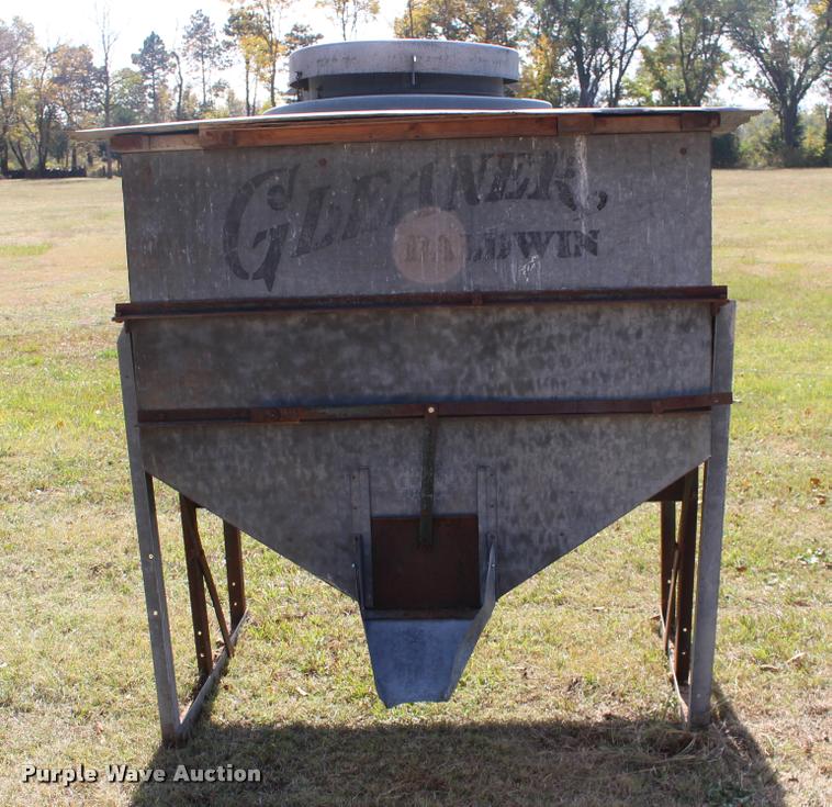 image for item DA4278 Gleaner grain bin