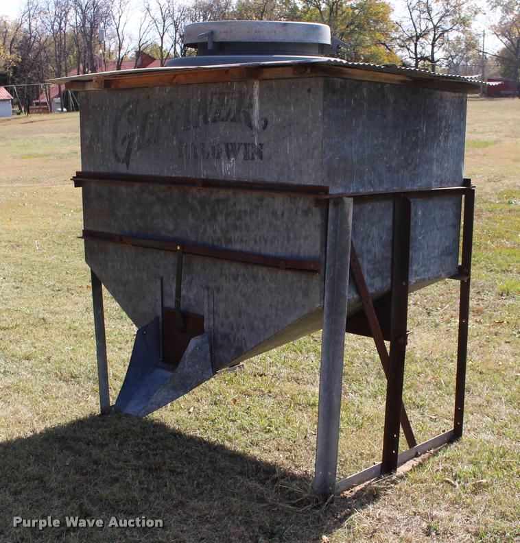 image for item DA4278 Gleaner grain bin