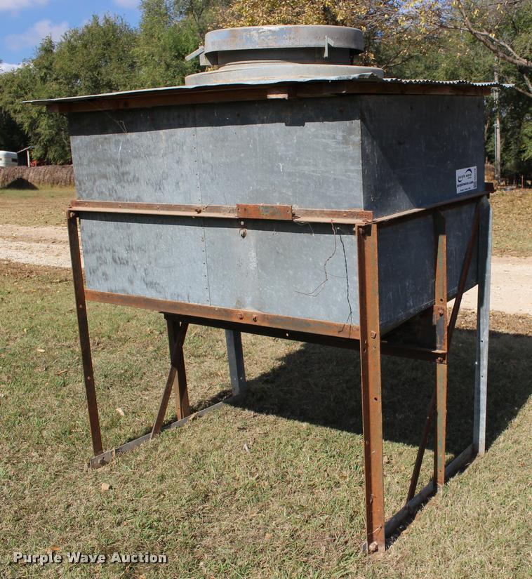 image for item DA4278 Gleaner grain bin