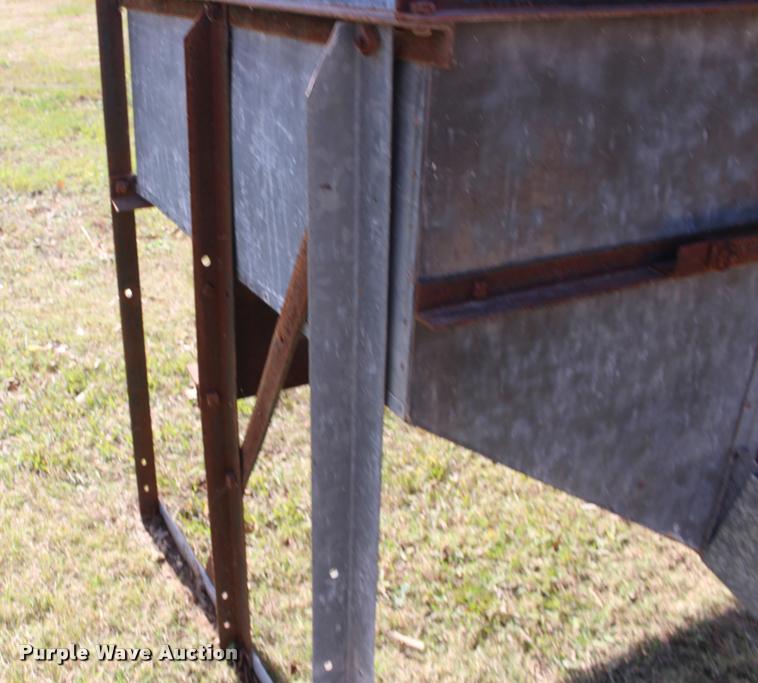 image for item DA4278 Gleaner grain bin