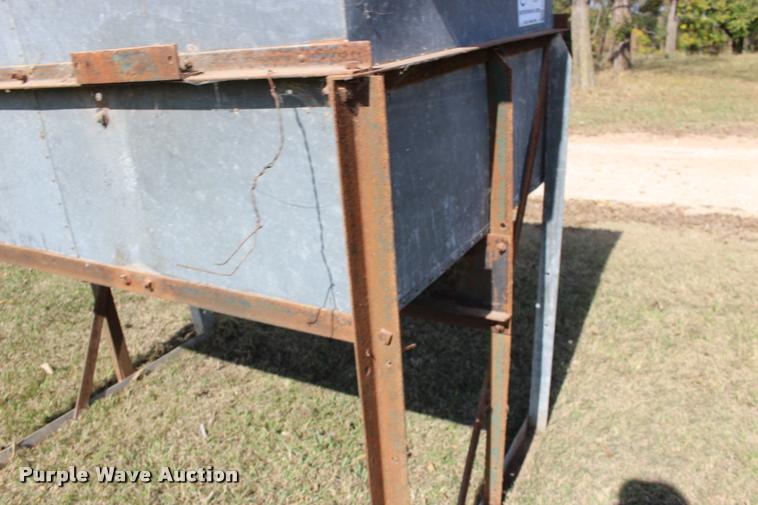 image for item DA4278 Gleaner grain bin