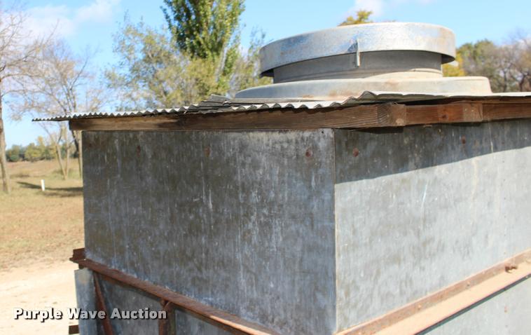 image for item DA4278 Gleaner grain bin