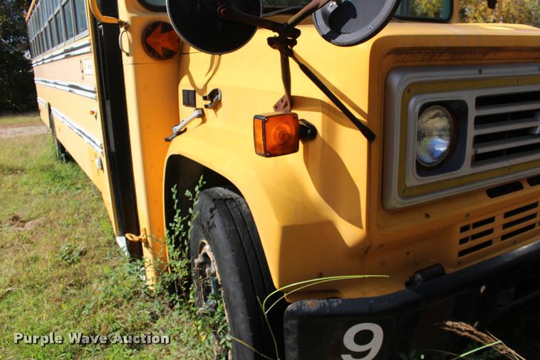 image for item DA4280 1988 Chevrolet C60 bus