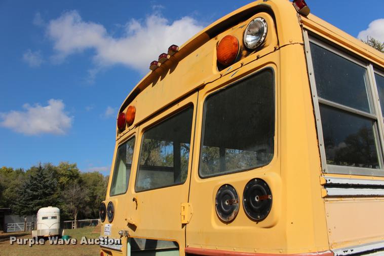 image for item DA4280 1988 Chevrolet C60 bus