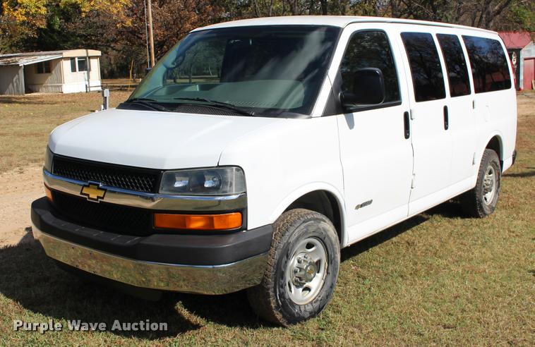 image for item DA4281 2005 Chevrolet Express 3500 van