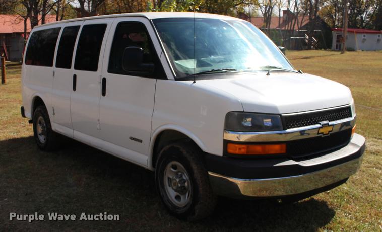 image for item DA4281 2005 Chevrolet Express 3500 van