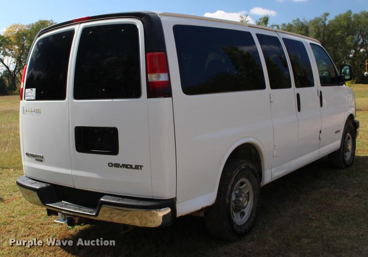 image for item DA4281 2005 Chevrolet Express 3500 van