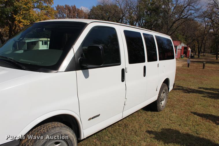 image for item DA4281 2005 Chevrolet Express 3500 van