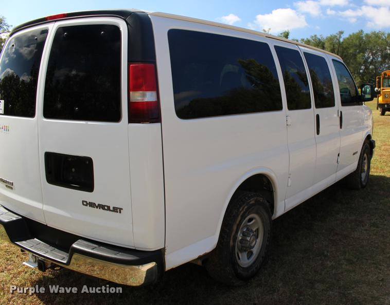 image for item DA4281 2005 Chevrolet Express 3500 van