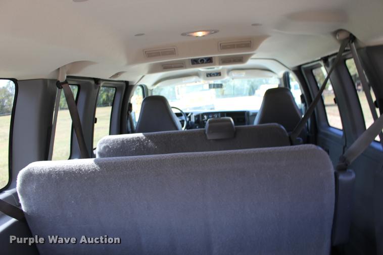 image for item DA4281 2005 Chevrolet Express 3500 van