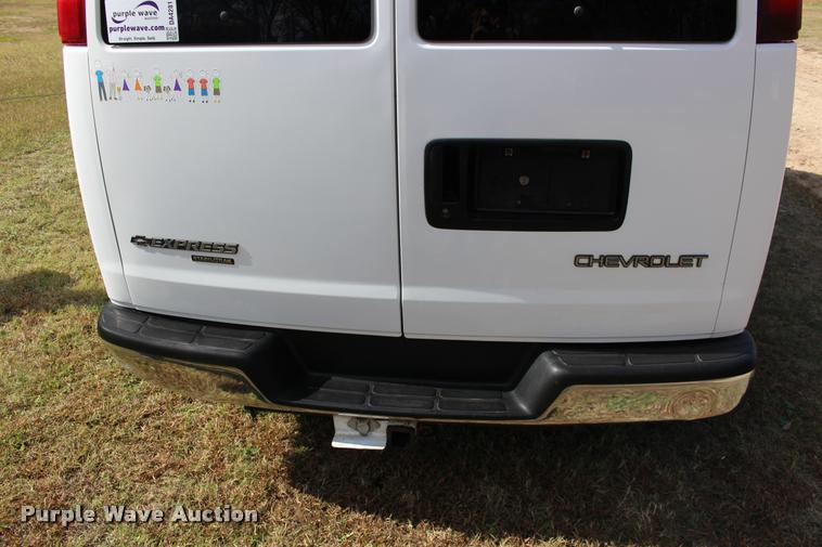 image for item DA4281 2005 Chevrolet Express 3500 van