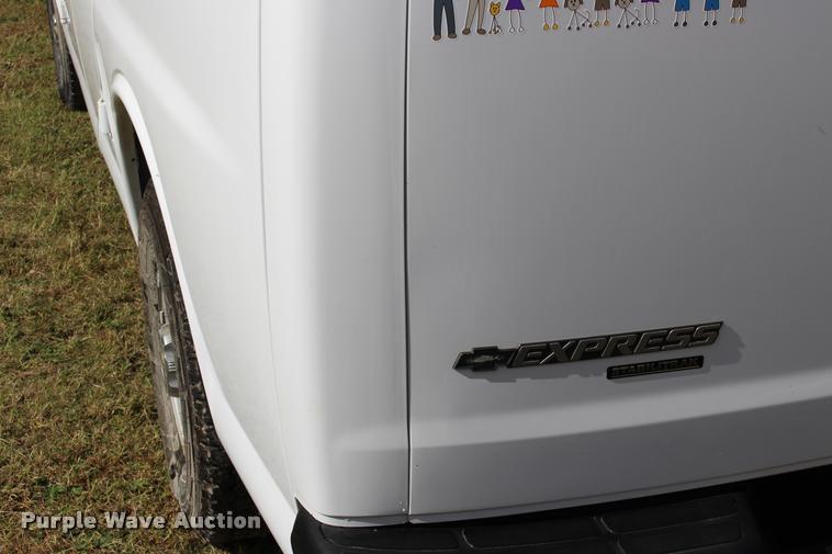 image for item DA4281 2005 Chevrolet Express 3500 van