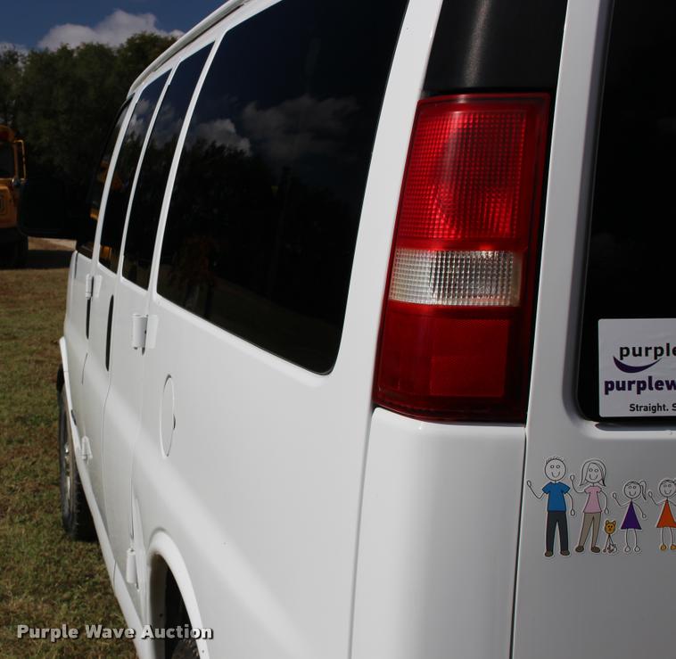 image for item DA4281 2005 Chevrolet Express 3500 van