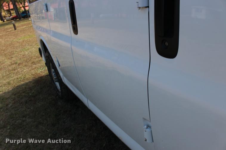 image for item DA4281 2005 Chevrolet Express 3500 van
