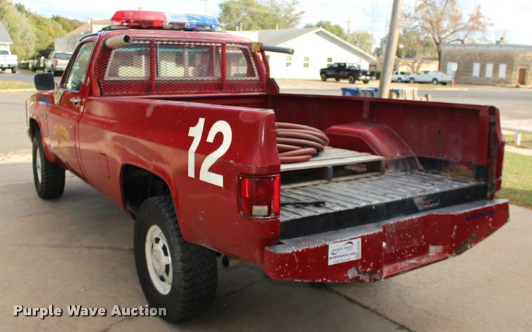 image for item DA4282 1986 GMC Sierra 2500 pickup truck