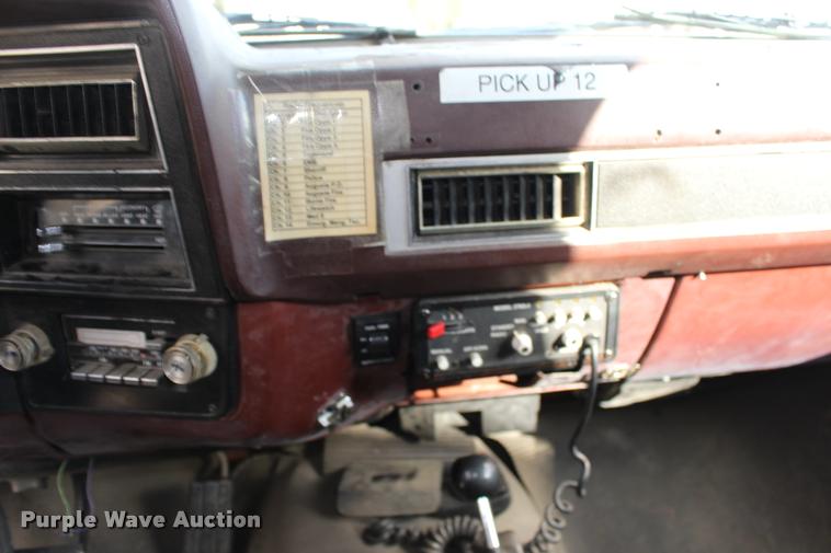 image for item DA4282 1986 GMC Sierra 2500 pickup truck