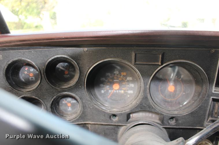 image for item DA4282 1986 GMC Sierra 2500 pickup truck