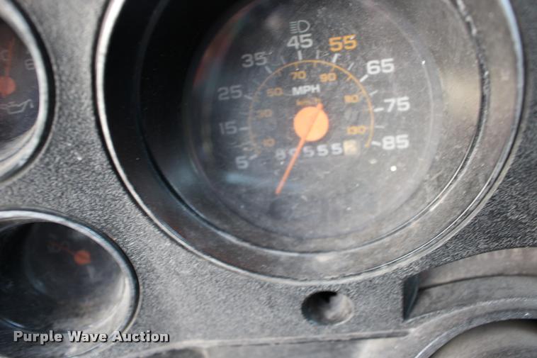 image for item DA4282 1986 GMC Sierra 2500 pickup truck