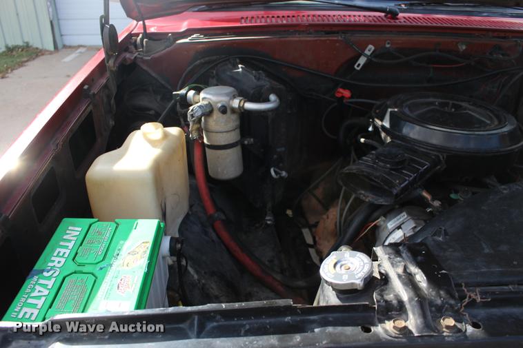 image for item DA4282 1986 GMC Sierra 2500 pickup truck