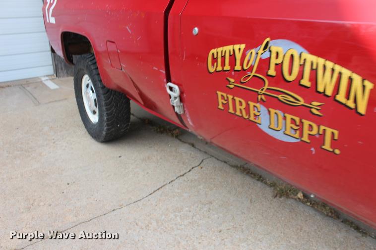 image for item DA4282 1986 GMC Sierra 2500 pickup truck