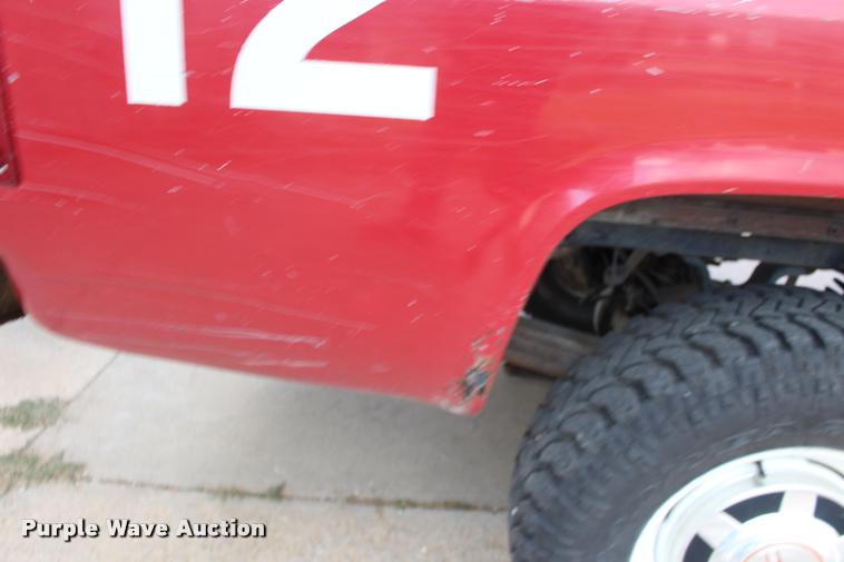 image for item DA4282 1986 GMC Sierra 2500 pickup truck