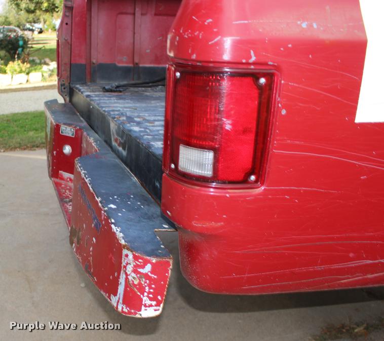 image for item DA4282 1986 GMC Sierra 2500 pickup truck