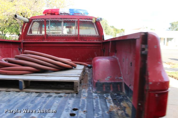 image for item DA4282 1986 GMC Sierra 2500 pickup truck