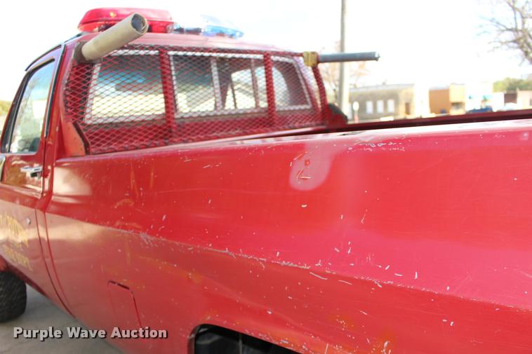 image for item DA4282 1986 GMC Sierra 2500 pickup truck