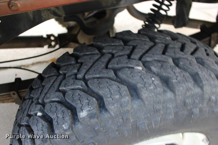 image for item DA4282 1986 GMC Sierra 2500 pickup truck