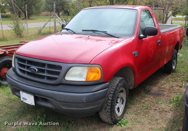 image for item DA4283 2004 Ford F150 XL pickup truck