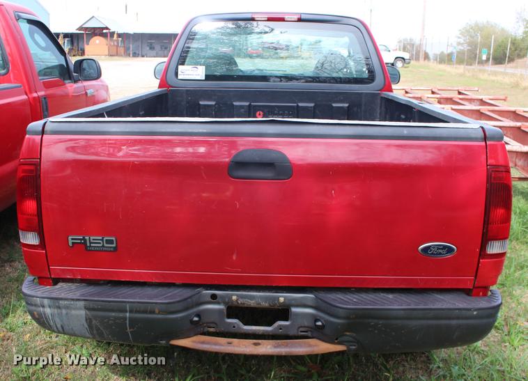 image for item DA4283 2004 Ford F150 XL pickup truck