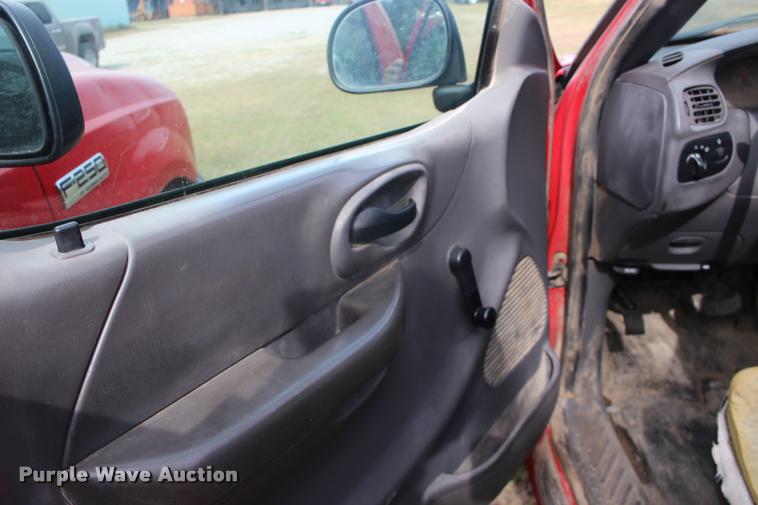 image for item DA4283 2004 Ford F150 XL pickup truck