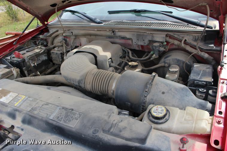 image for item DA4283 2004 Ford F150 XL pickup truck