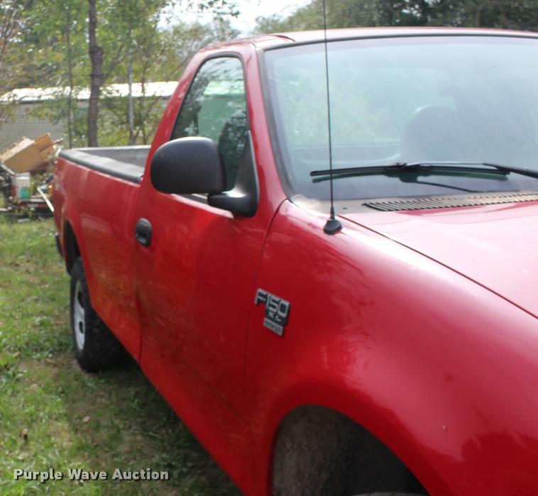 image for item DA4283 2004 Ford F150 XL pickup truck