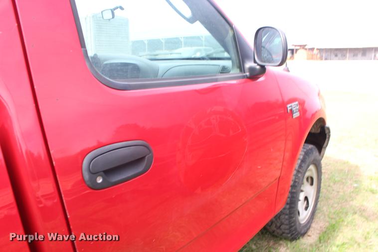 image for item DA4283 2004 Ford F150 XL pickup truck