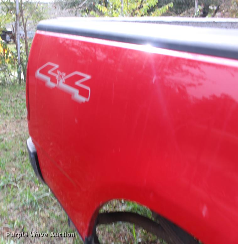 image for item DA4283 2004 Ford F150 XL pickup truck